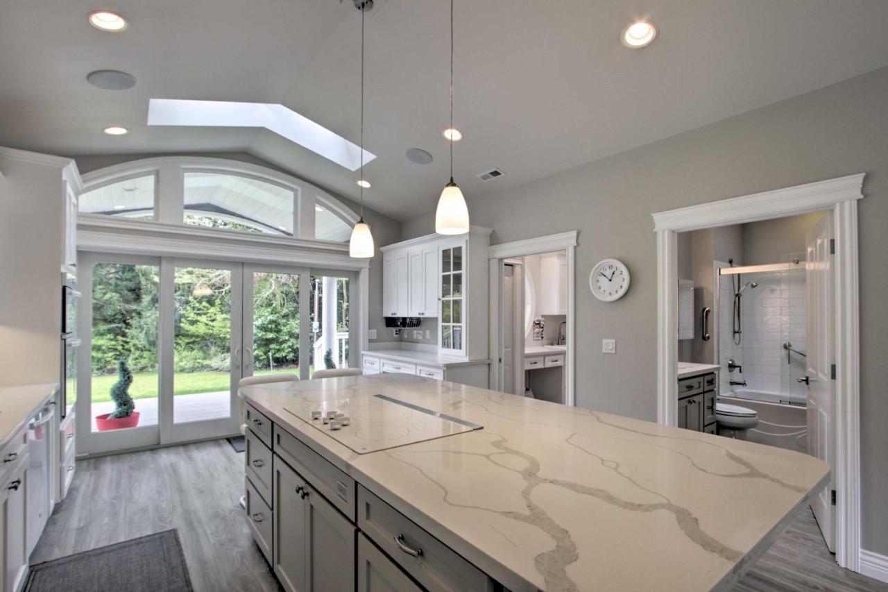Contemporary Tacoma Cottage With Deck And Pond! Ngoại thất bức ảnh